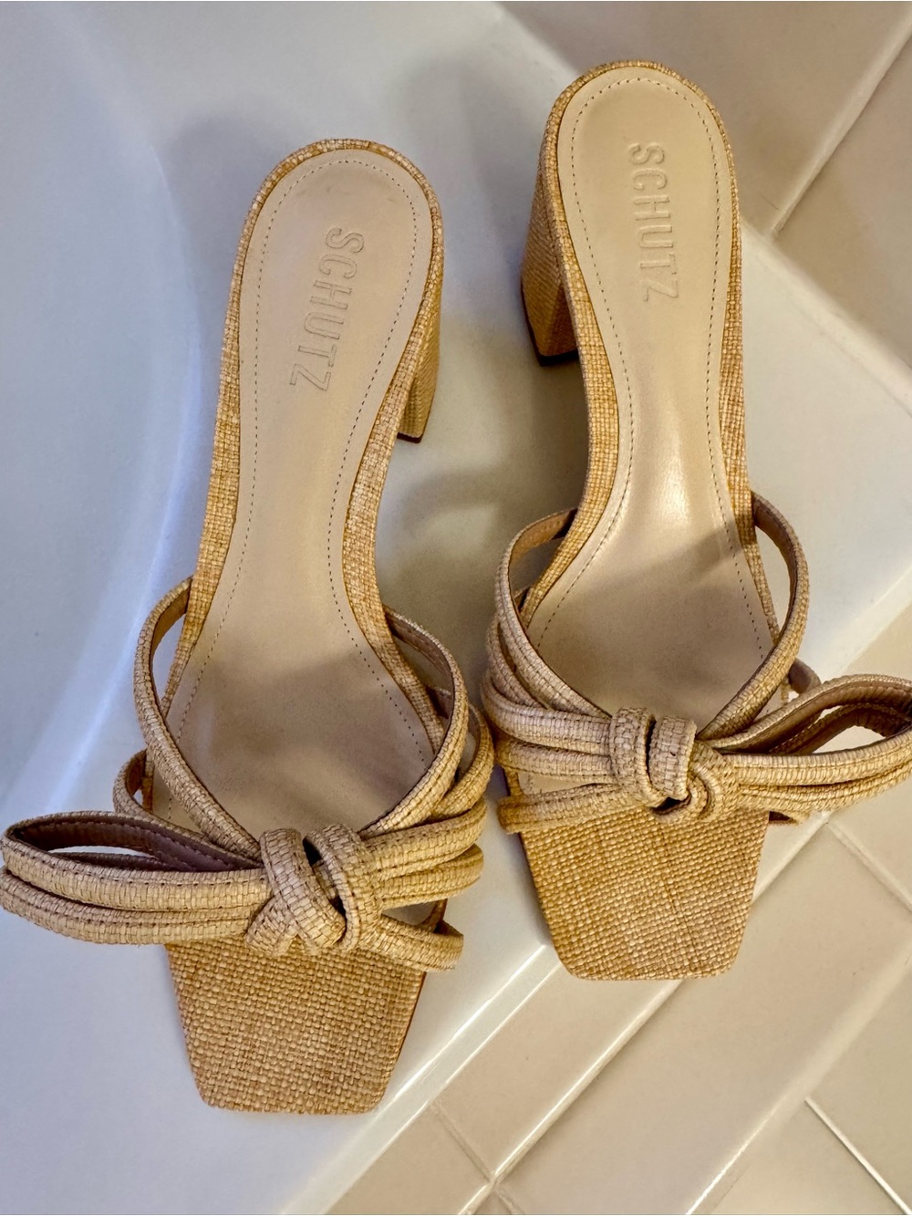 Schutz Beige Knotted Strap Block Heel Sandals - Palha Raffia